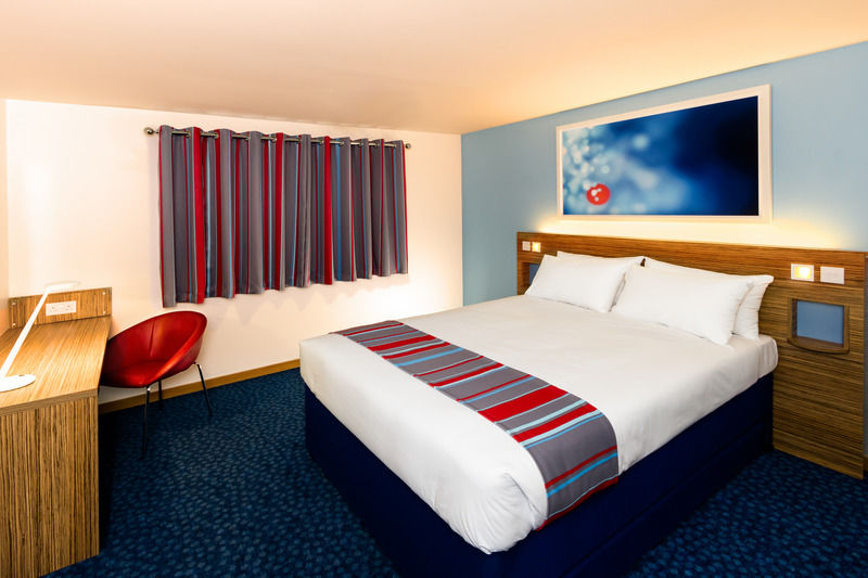 Travelodge Bristol Central Anchor Road Bagian luar foto