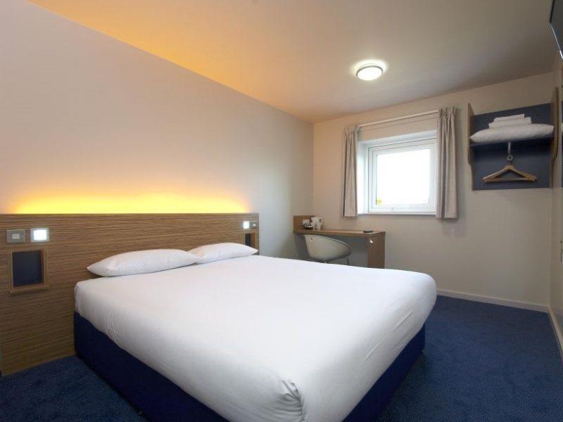 Travelodge Bristol Central Anchor Road Bagian luar foto