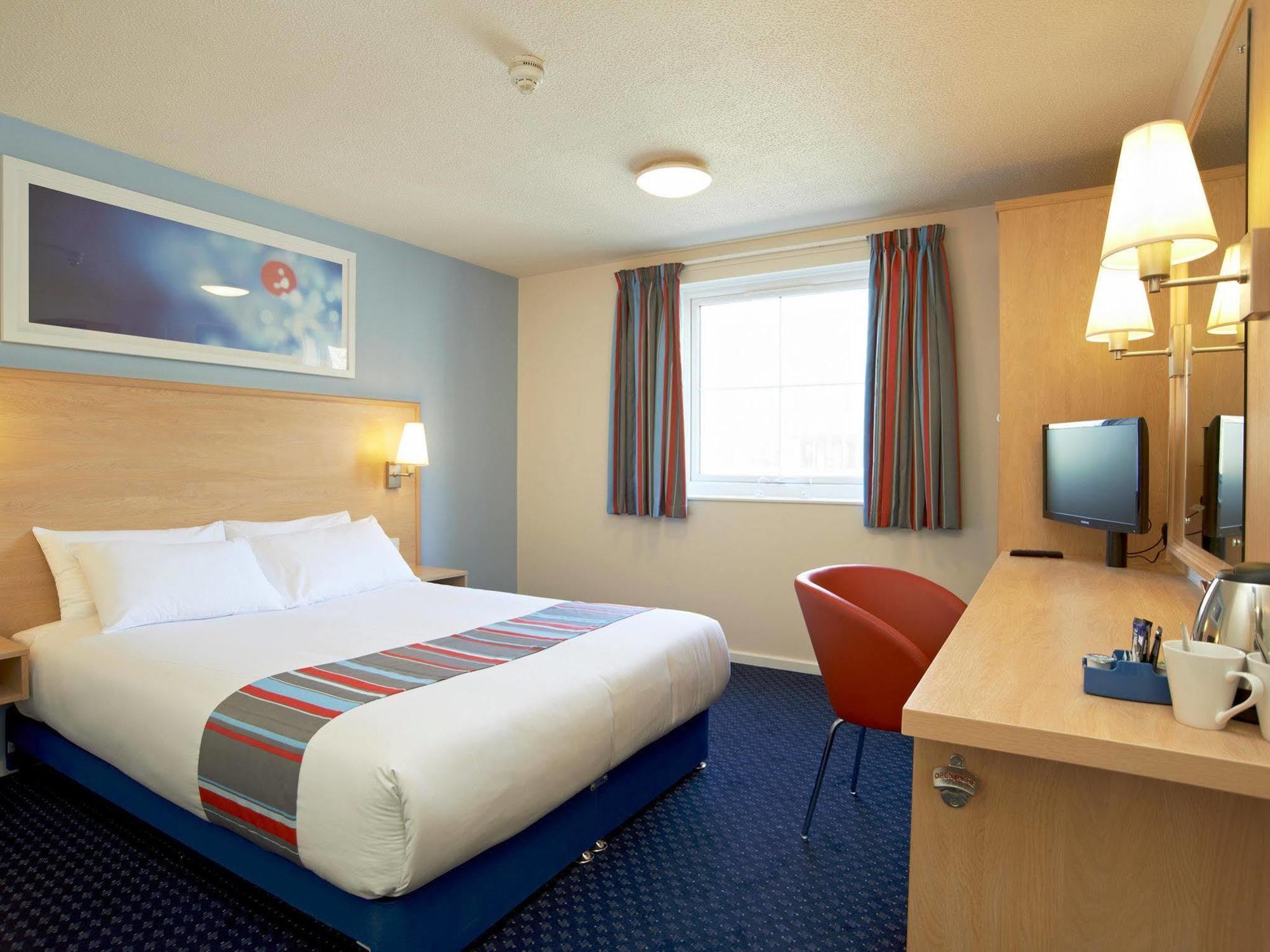 Travelodge Bristol Central Anchor Road Bagian luar foto