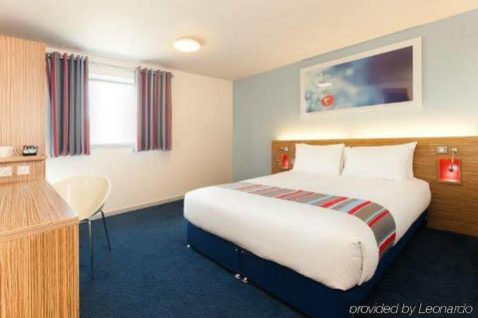 Travelodge Bristol Central Anchor Road Bagian luar foto