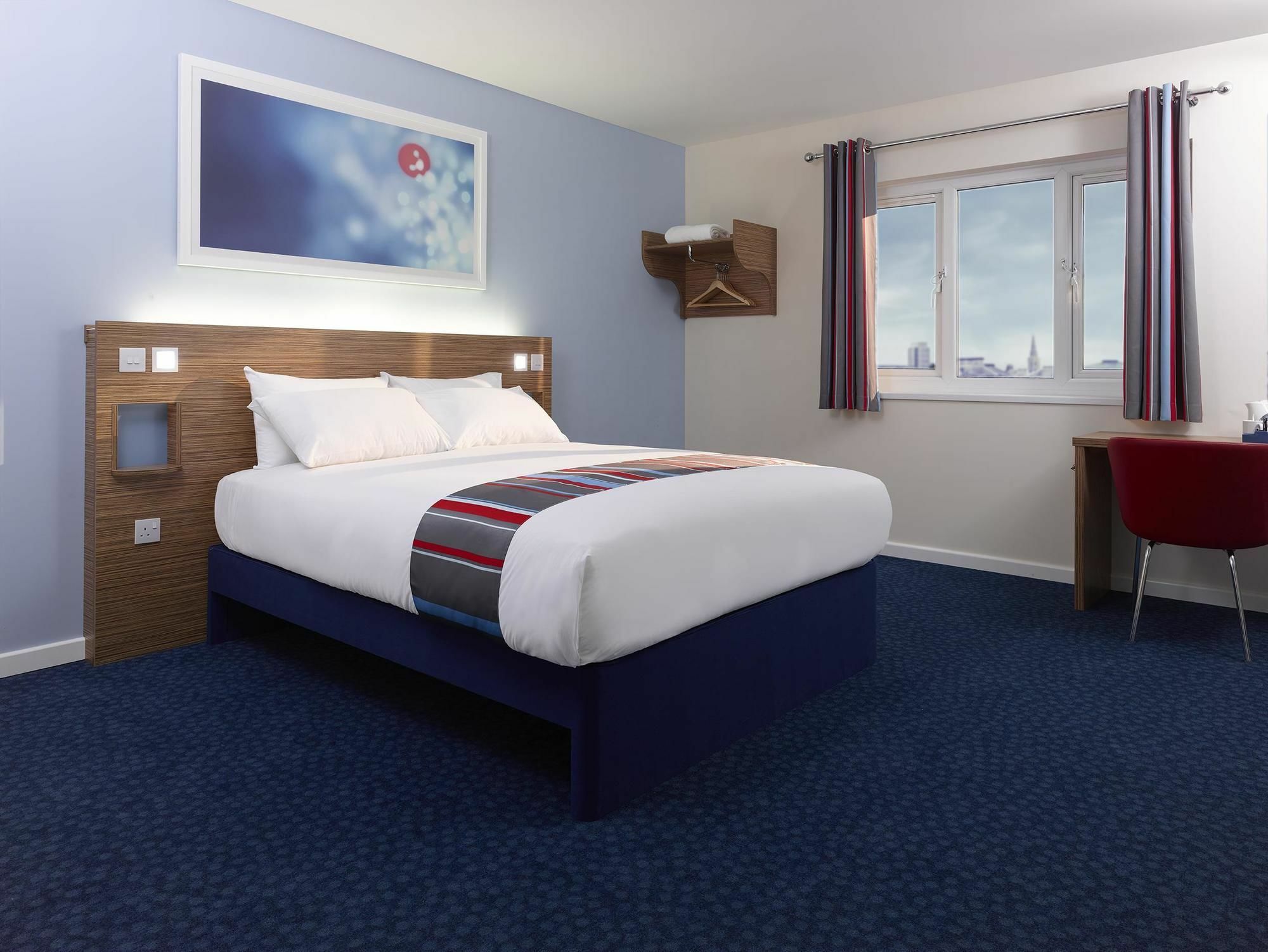 Travelodge Bristol Central Anchor Road Bagian luar foto