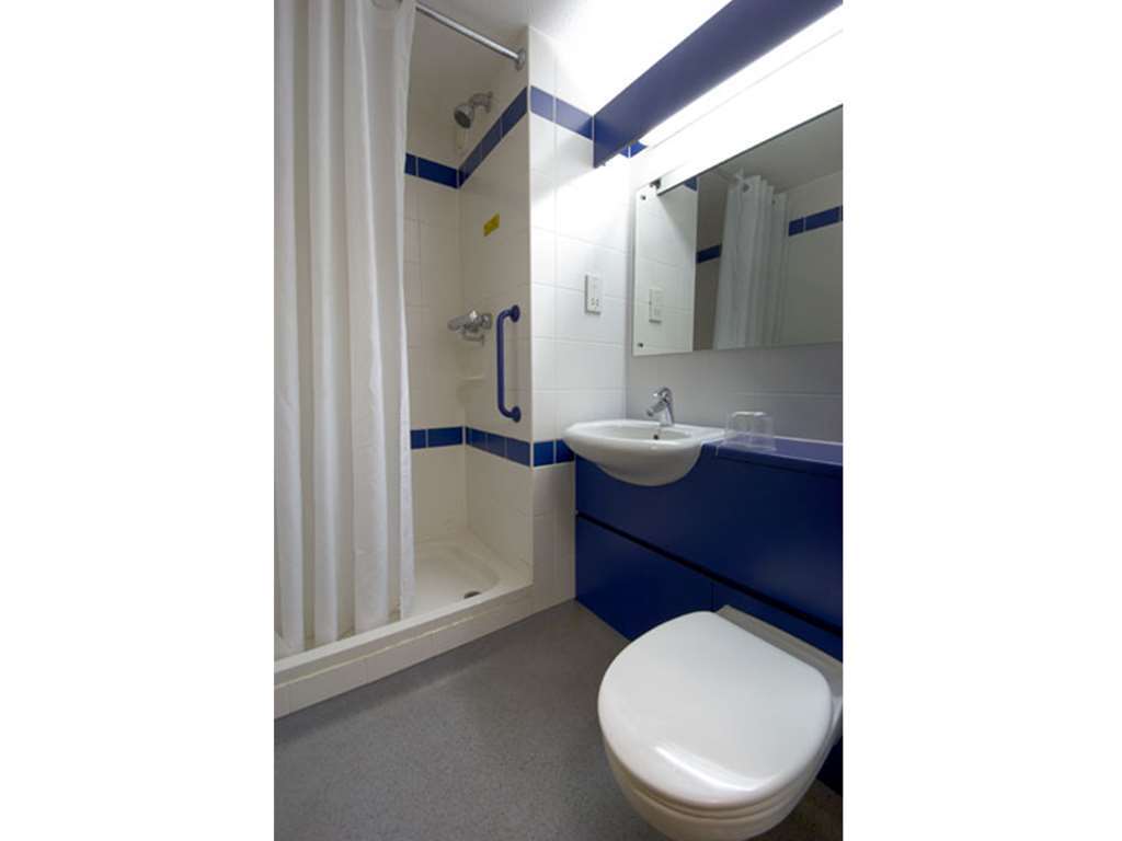 Travelodge Bristol Central Anchor Road Ruang foto